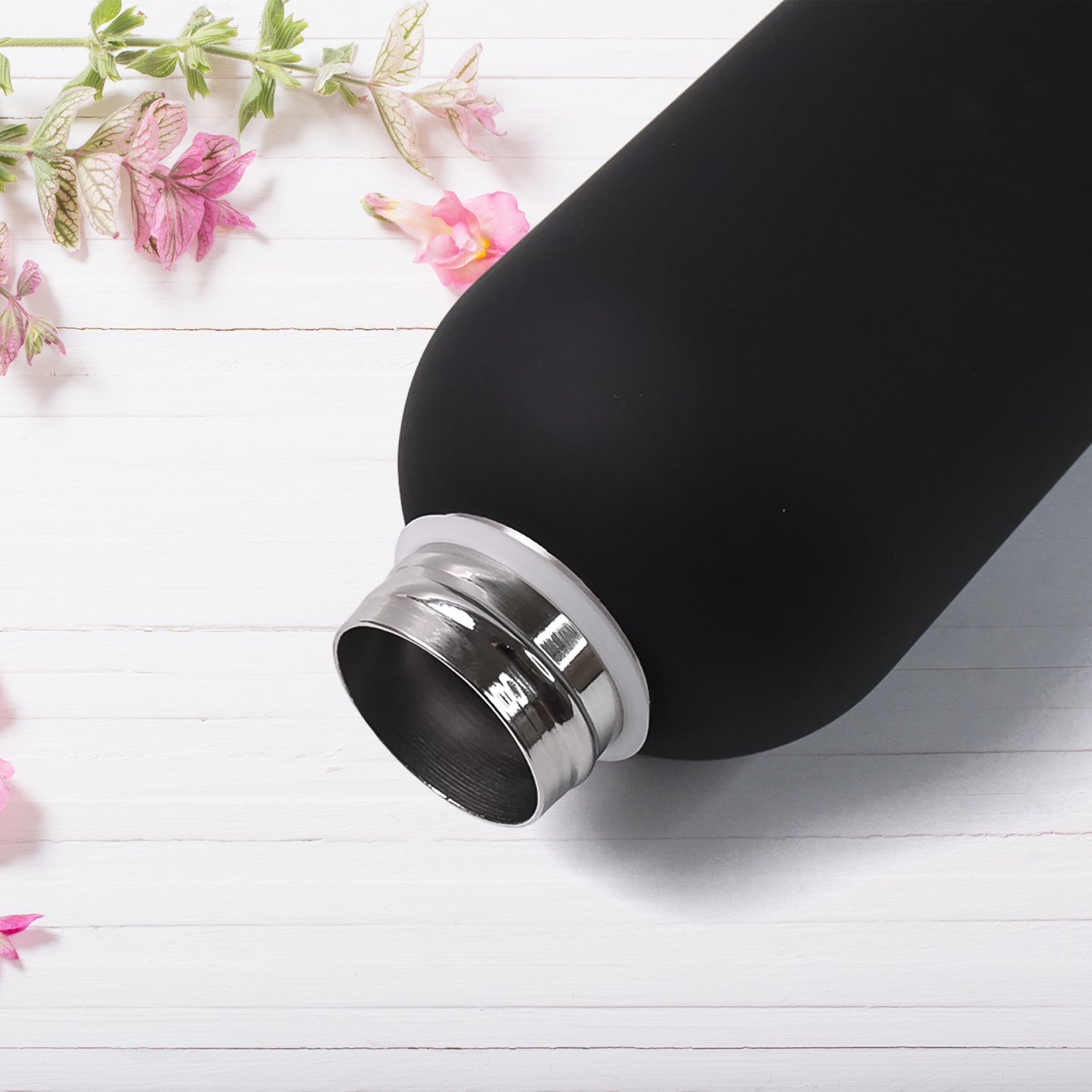 Stainless Steel Double Wall Vacuum-Insulated Drink Water Bottle (1000 ML Approx) Stainless Steel Double Wall Vacuum-Insulated Drink Water Bottle (1000 ML Approx)